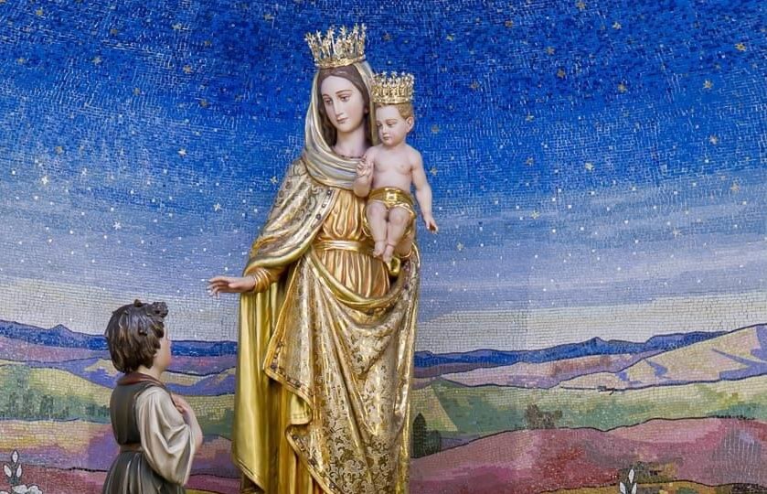 Maria Ausiliatrice con il Bambino, mosaico